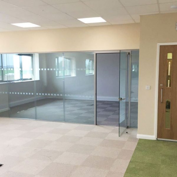 acoustic glass for meeting room